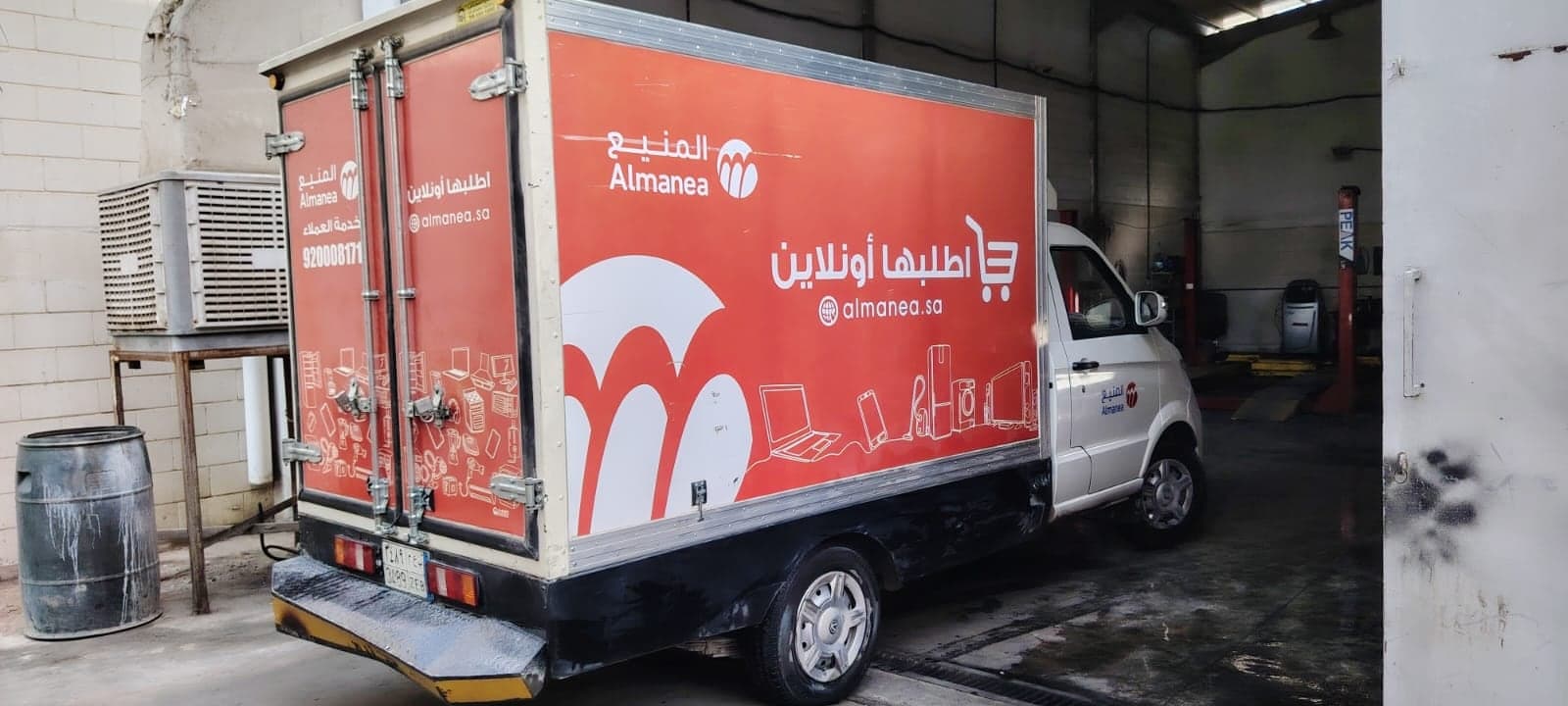 مركبة فيكتوري التجارية أثناء الاستخدام لدى أحد العملاء في السعودية — صورة 17