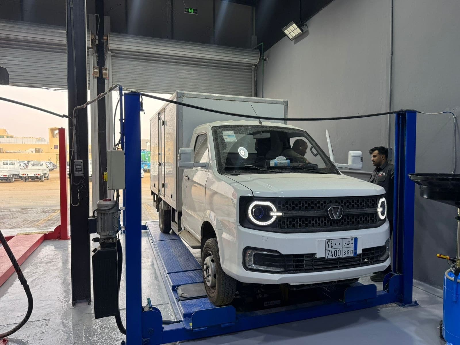 Vehicle bays at the Victory Saudi Riyadh service centre